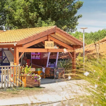 Mobil Sous Les Pins Les Vignes * Lit-et-Mixe